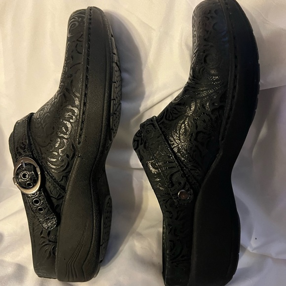 EUC Dansko clogs or mules. Size 38. - Picture 4 of 13